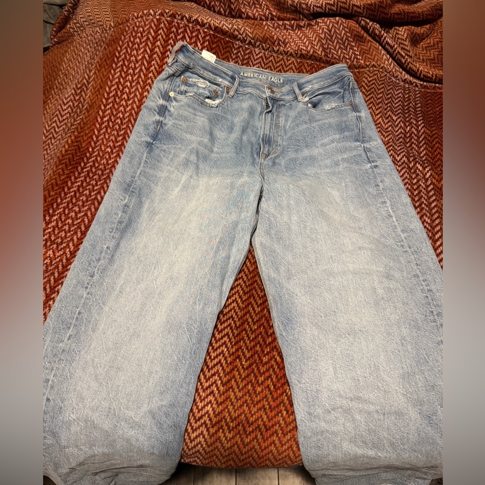American eagle “baggy jean” light wash